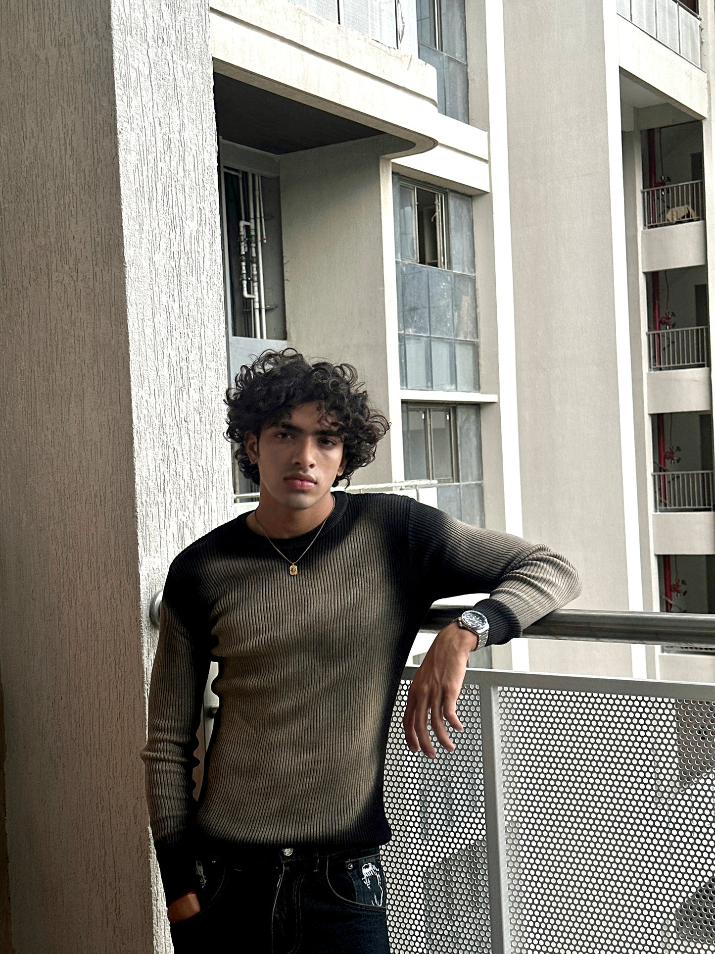 BROWN WASHED RIBBED SWEATSHIRT
