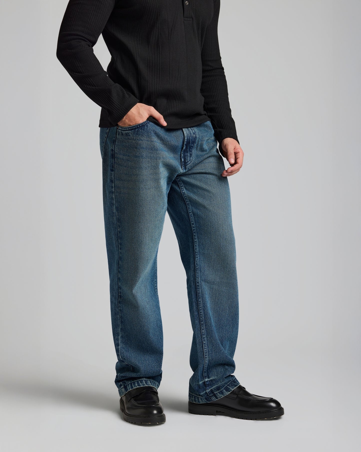 MID - BLUE STRAIGHT FIT JEANS